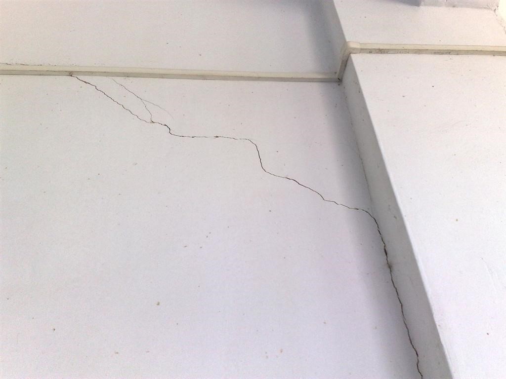 墻面為什么會開裂的原因分析